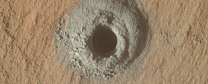对盖尔陨石坑中的沉积物进行采样的钻孔之一  by NASA/加州理工-JPL/MSSS